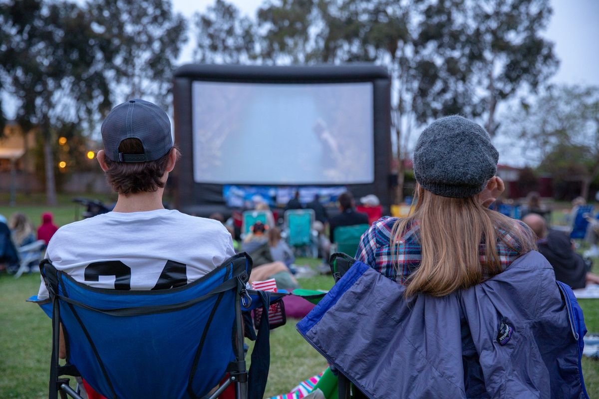 Exciting atmosphere awaits at the UH Movie in the Park event showcasing 'Hocus Pocus'.
